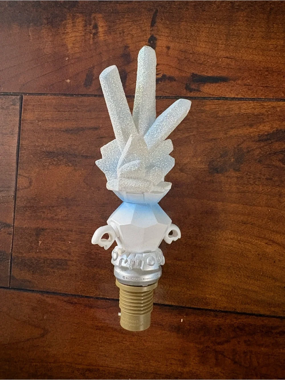 Crystal-Inspired White & Gold Decorative Finial